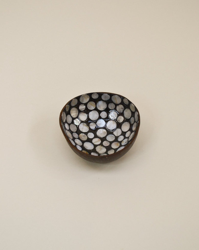 'Black pearl' coconut bowl